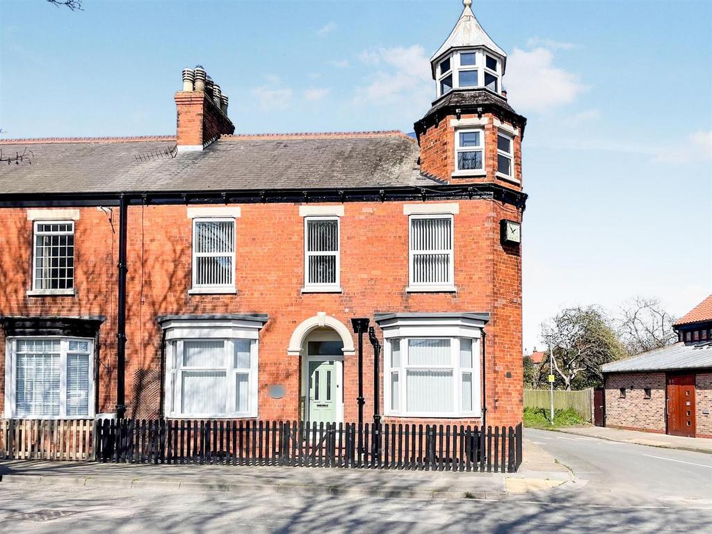 Coastguard Cottages, Easington, Hull 4 bed end of terrace house for