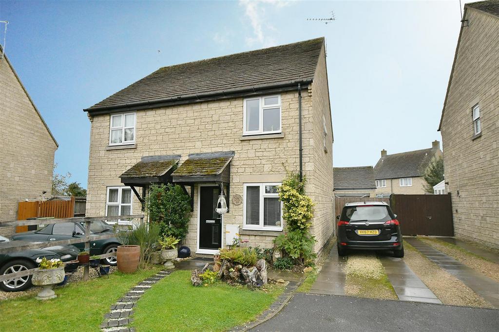 John Tame Close, Fairford 2 bed semidetached house for sale £285,000