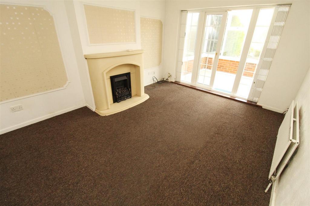 Beech Avenue, Liverpool L31 2 bed semidetached bungalow £185,000