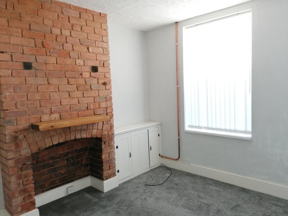 Kilton Hill, Worksop 3 bed terraced house £595 pcm (£137 pw)