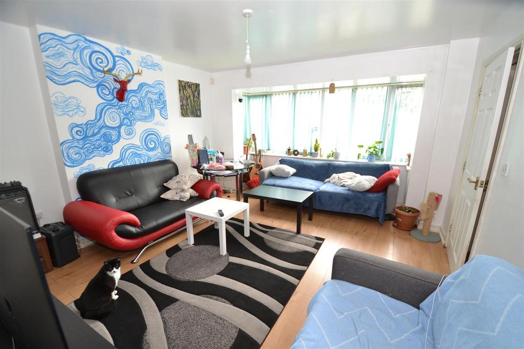 Long Hill Road, Sheepridge, Huddersfield 3 bed townhouse for sale £