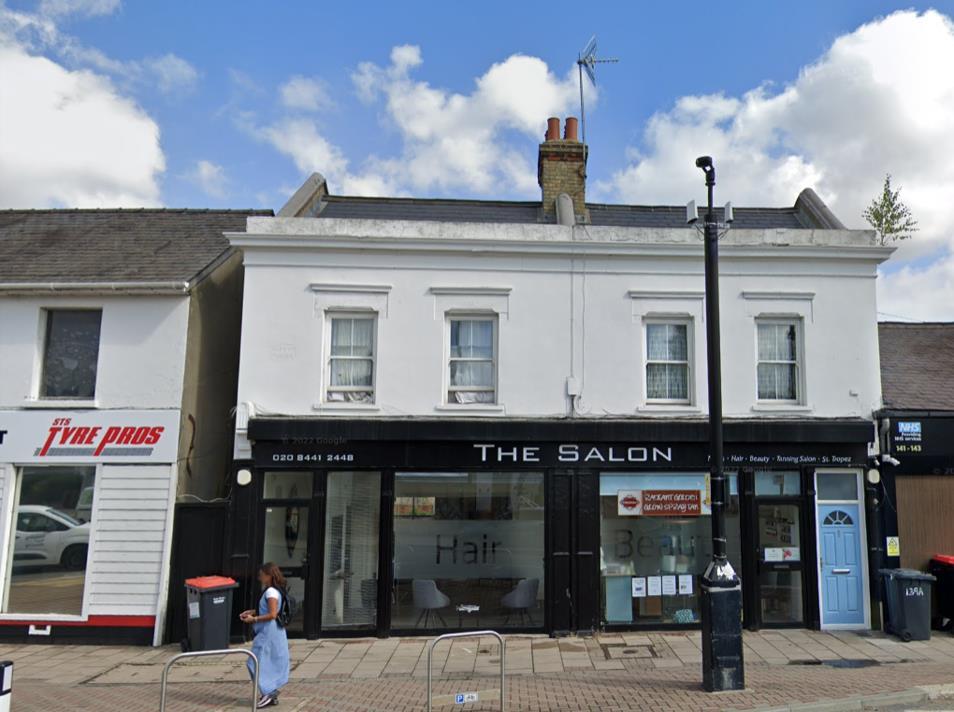 East Road, East EN4 3 bed property for sale £330,000