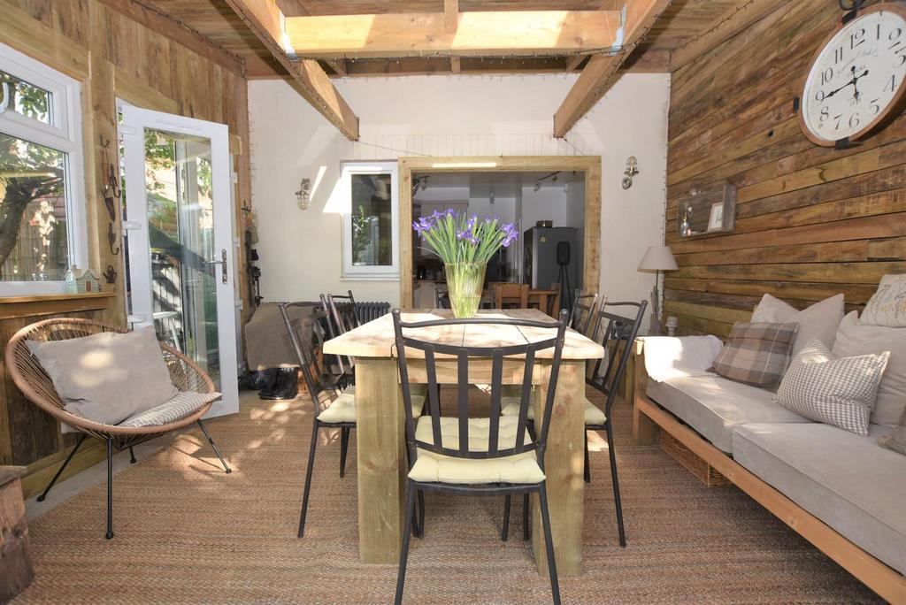 Garden room.jpg