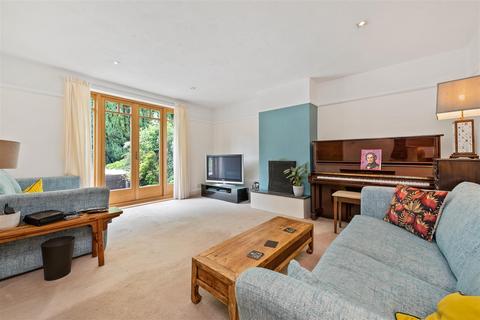 Fornells Bagshot Road, Ascot, SL5 9JP