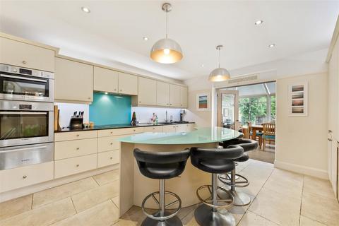 Fornells Bagshot Road, Ascot, SL5 9JP
