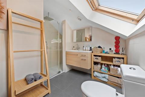 Fornells Bagshot Road, Ascot, SL5 9JP