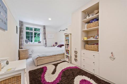Fornells Bagshot Road, Ascot, SL5 9JP