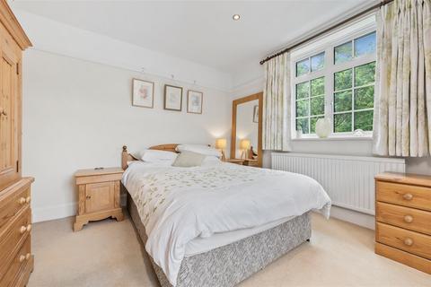 Fornells Bagshot Road, Ascot, SL5 9JP