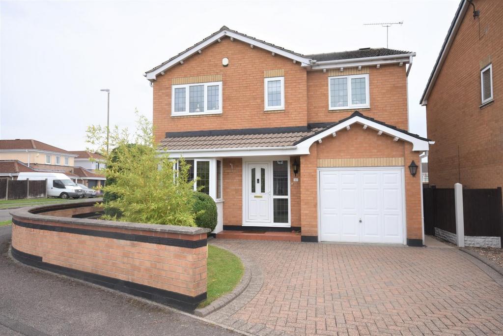 Lathkill Grove, Danesmoor, Chesterfield, S45 9TE 4 bed detached house
