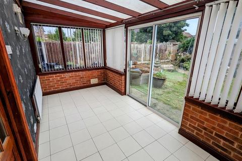 231 Cedar Road, Nuneaton, CV10 9DG
