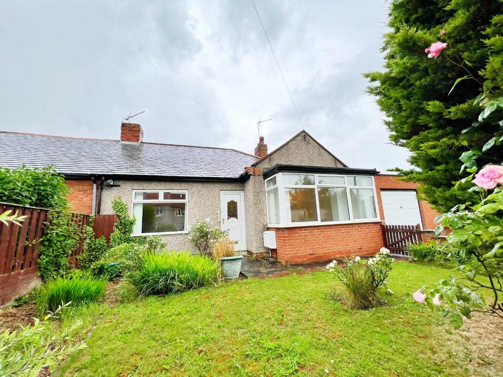 High Road, Middleham, 2 bed semidetached bungalow for sale £