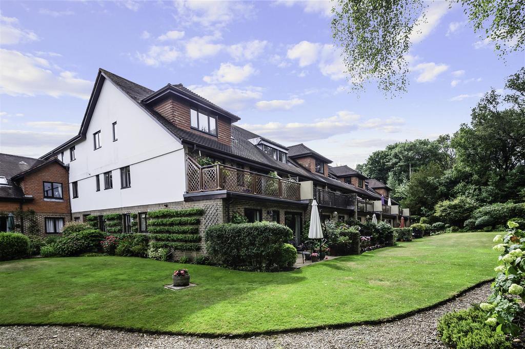 The Avenue, Tadworth 1 bed retirement property for sale £240,000