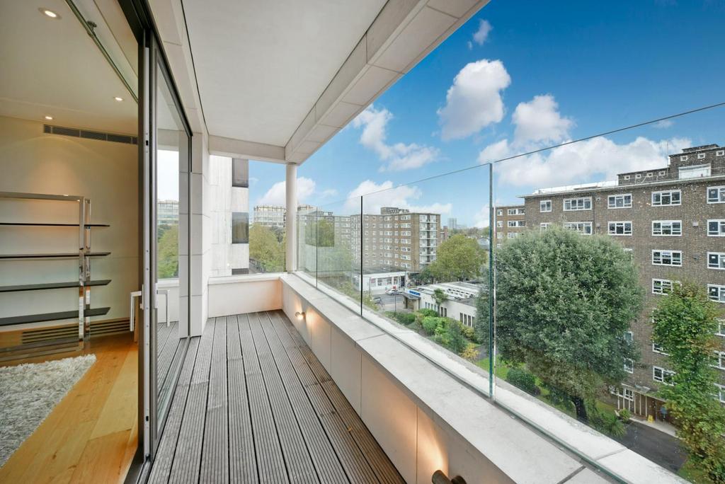 20 Embassy Court ph13.jpg