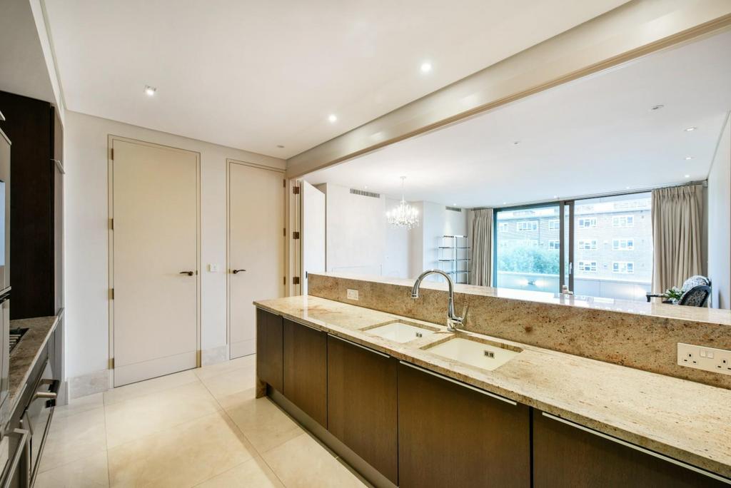 20 Embassy Court ph10.jpg
