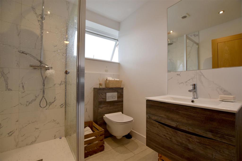 Bathroom.JPG