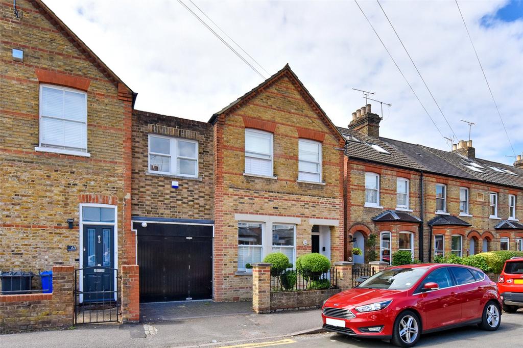 Springfield Road, Windsor, Berkshire... 4 bed terraced house £4,500