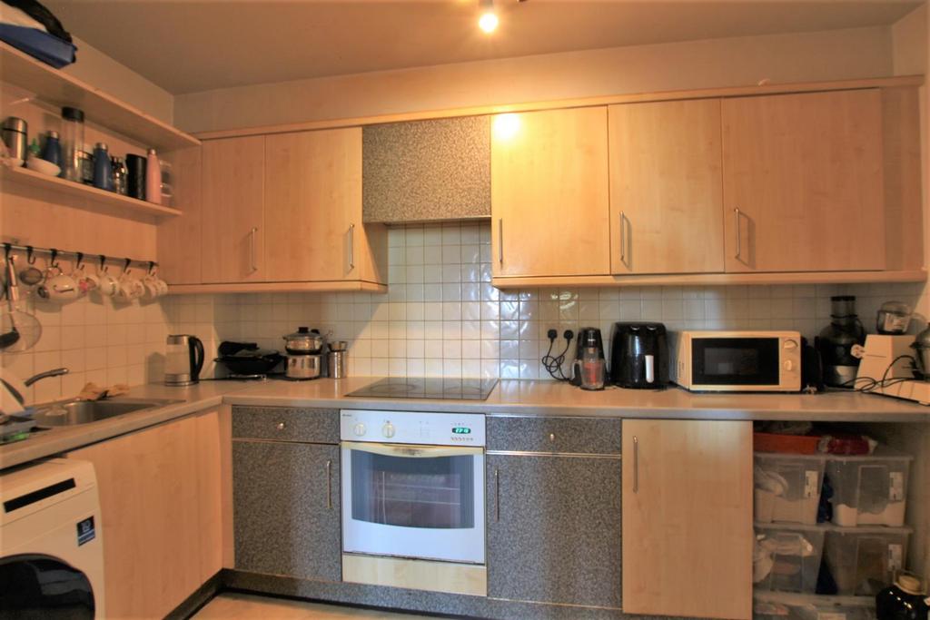Juniper Court, Hounslow TW3 2 bed apartment for sale £324,950