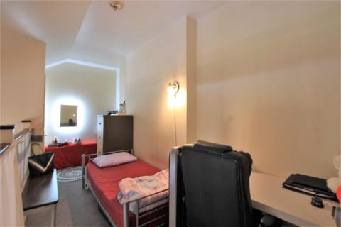 2 bedroom apartment for sale - Juniper Court, Hounslow TW3