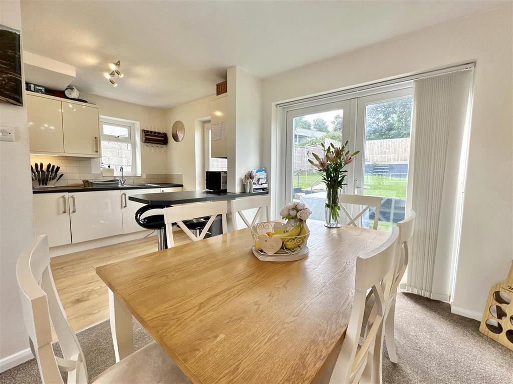 Wishings Road, Brixham 3 bed semidetached house for sale £278,000