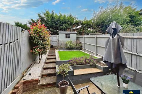 19 Beechfield Close, Stone Cross, Pevensey, BN24 5FH