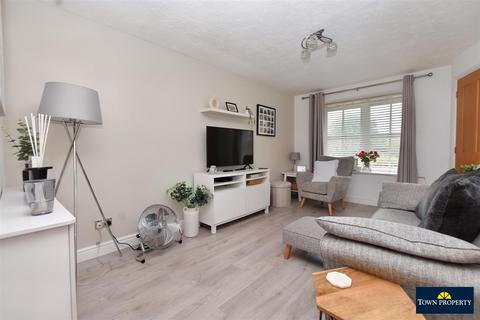 19 Beechfield Close, Stone Cross, Pevensey, BN24 5FH