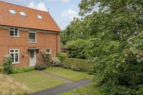 4 Chalk Pit Road, Banstead, SM7 2HY