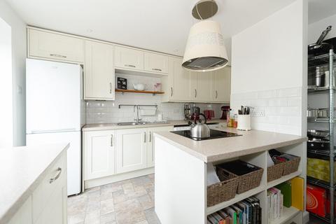 4 Chalk Pit Road, Banstead, SM7 2HY