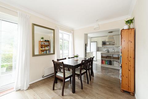4 Chalk Pit Road, Banstead, SM7 2HY