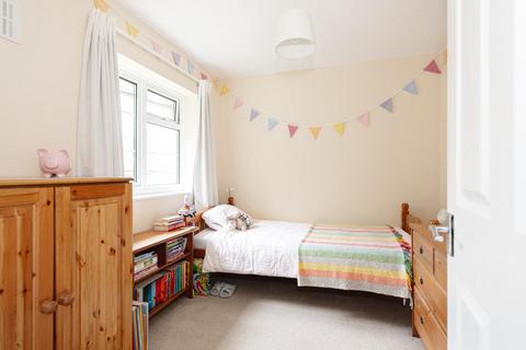 4 Chalk Pit Road, Banstead, SM7 2HY