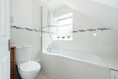 4 Chalk Pit Road, Banstead, SM7 2HY
