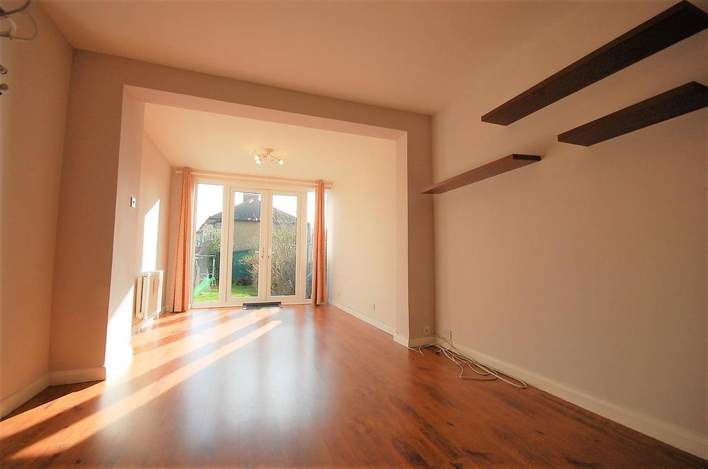 Shenley Avenue, Middlesex HA4 4 bed house £2,400 pcm (£554 pw)