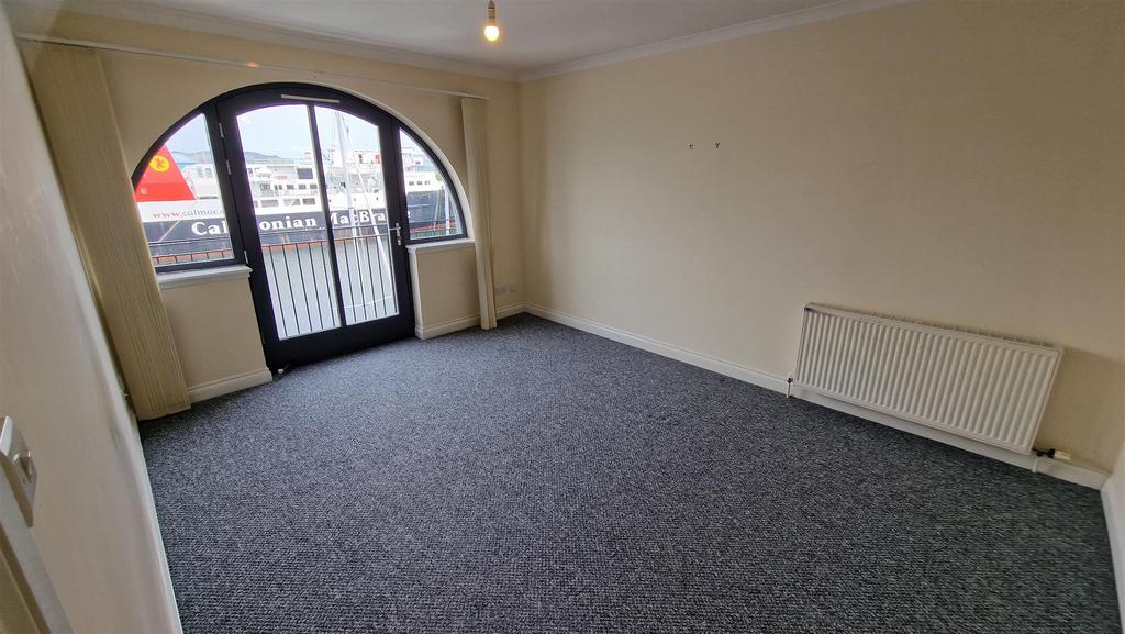 James Watt Way, Greenock PA15 2 bed flat £775 pcm (£179 pw)