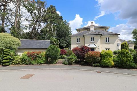 16 Campriano Drive, Warwick, CV34 4NQ