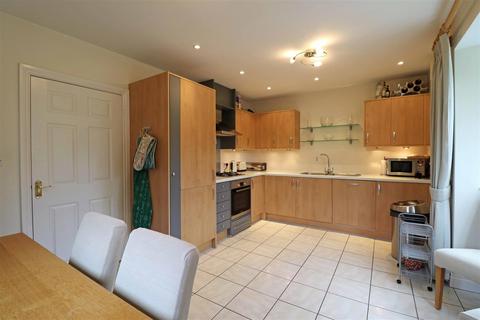16 Campriano Drive, Warwick, CV34 4NQ