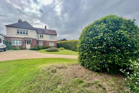 12 Everlands, Cam, Dursley, GL11 5NL