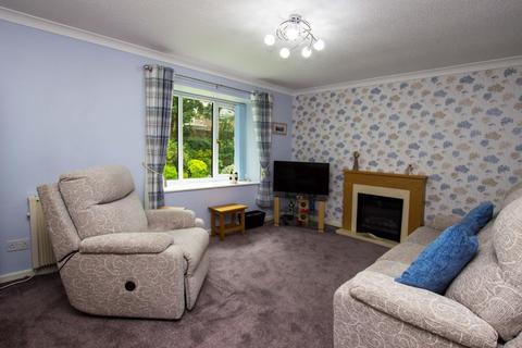 5 Bowling Green Close, Darwen, BB3 2QZ