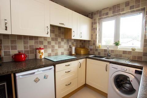 5 Bowling Green Close, Darwen, BB3 2QZ
