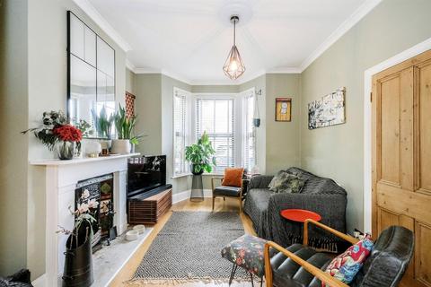 3 Gladding Road, London, E12 5DD