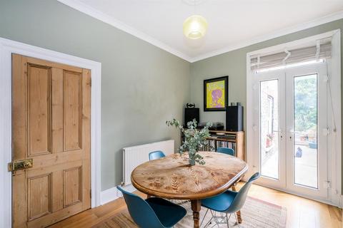 3 Gladding Road, London, E12 5DD