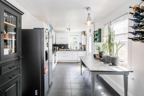 3 Gladding Road, London, E12 5DD