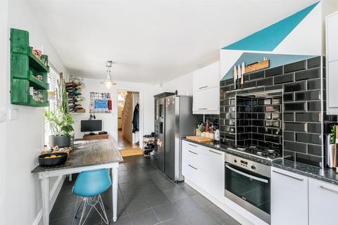 3 Gladding Road, London, E12 5DD