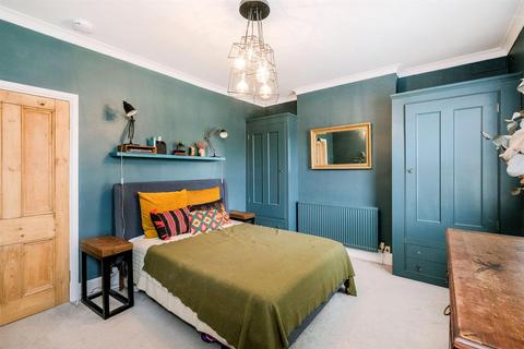 3 Gladding Road, London, E12 5DD