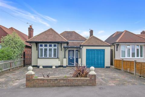 120 Meadow Walk, Epsom, KT19 0BA
