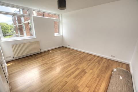 2 bedroom flat for sale, The Serpentine North, Liverpool L23