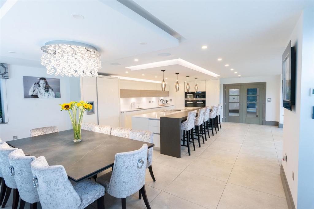 Gorgeous kitchen dining room