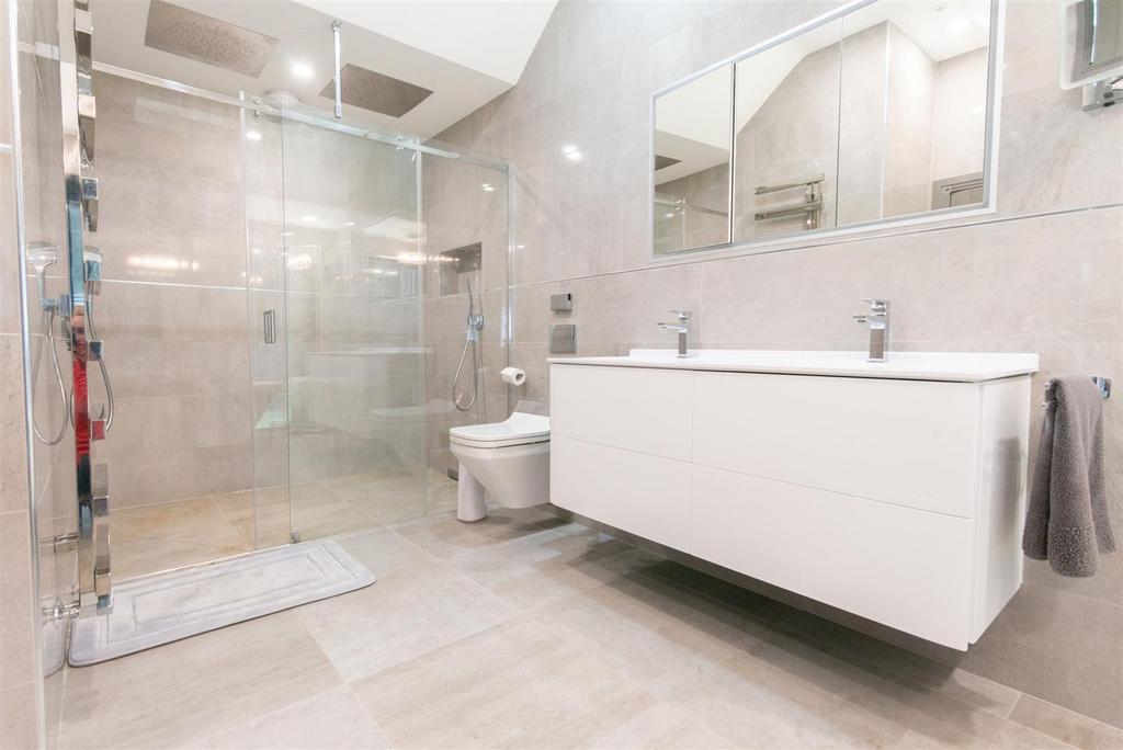 Master en-suite