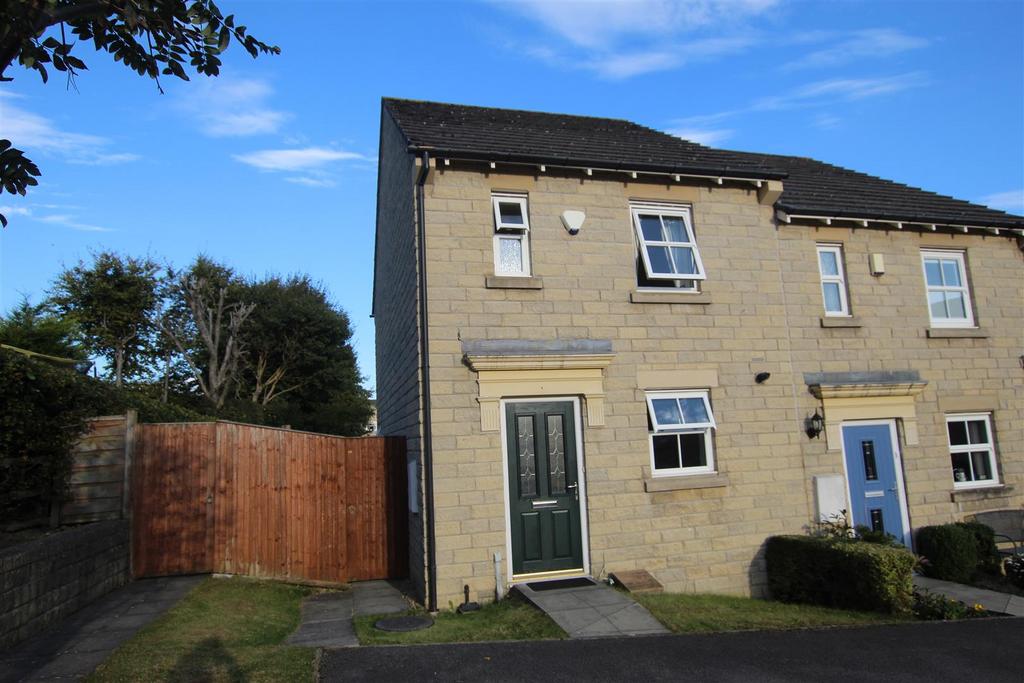 Swan Avenue, Bingley 2 bed end of terrace house £875 pcm (£202 pw)