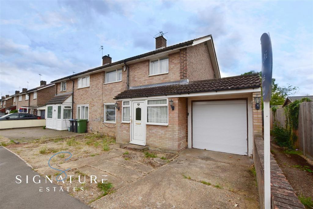 Gadebridge Road, Hemel Hempstead 3 bed semidetached house for sale £