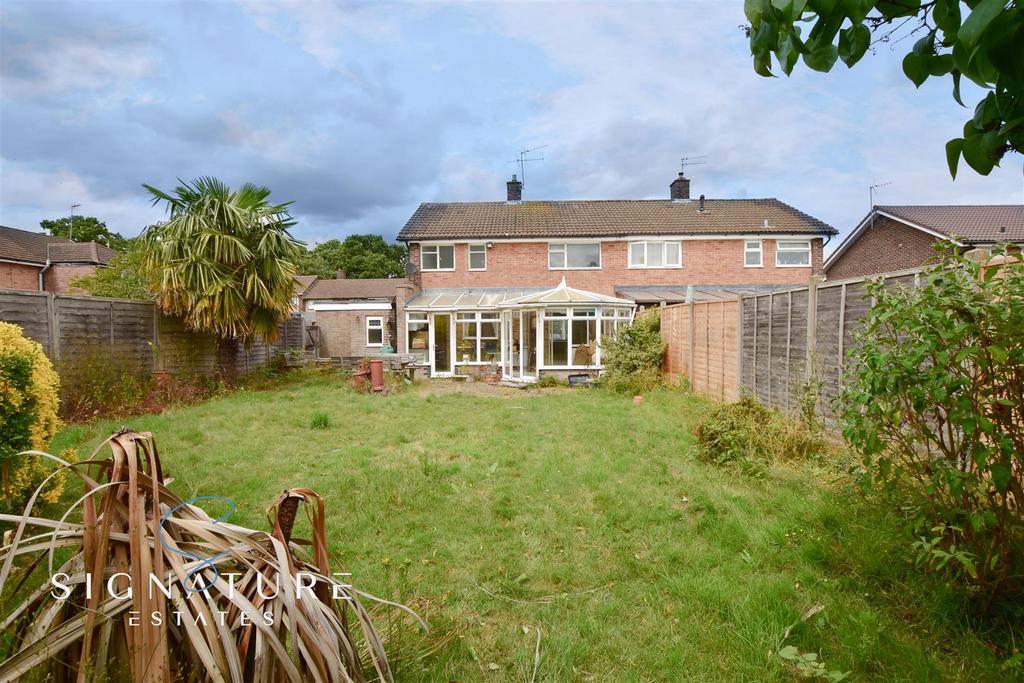 Gadebridge Road, Hemel Hempstead 3 bed semidetached house for sale £