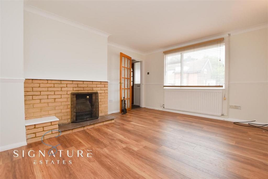 Gadebridge Road, Hemel Hempstead 3 bed semidetached house for sale £